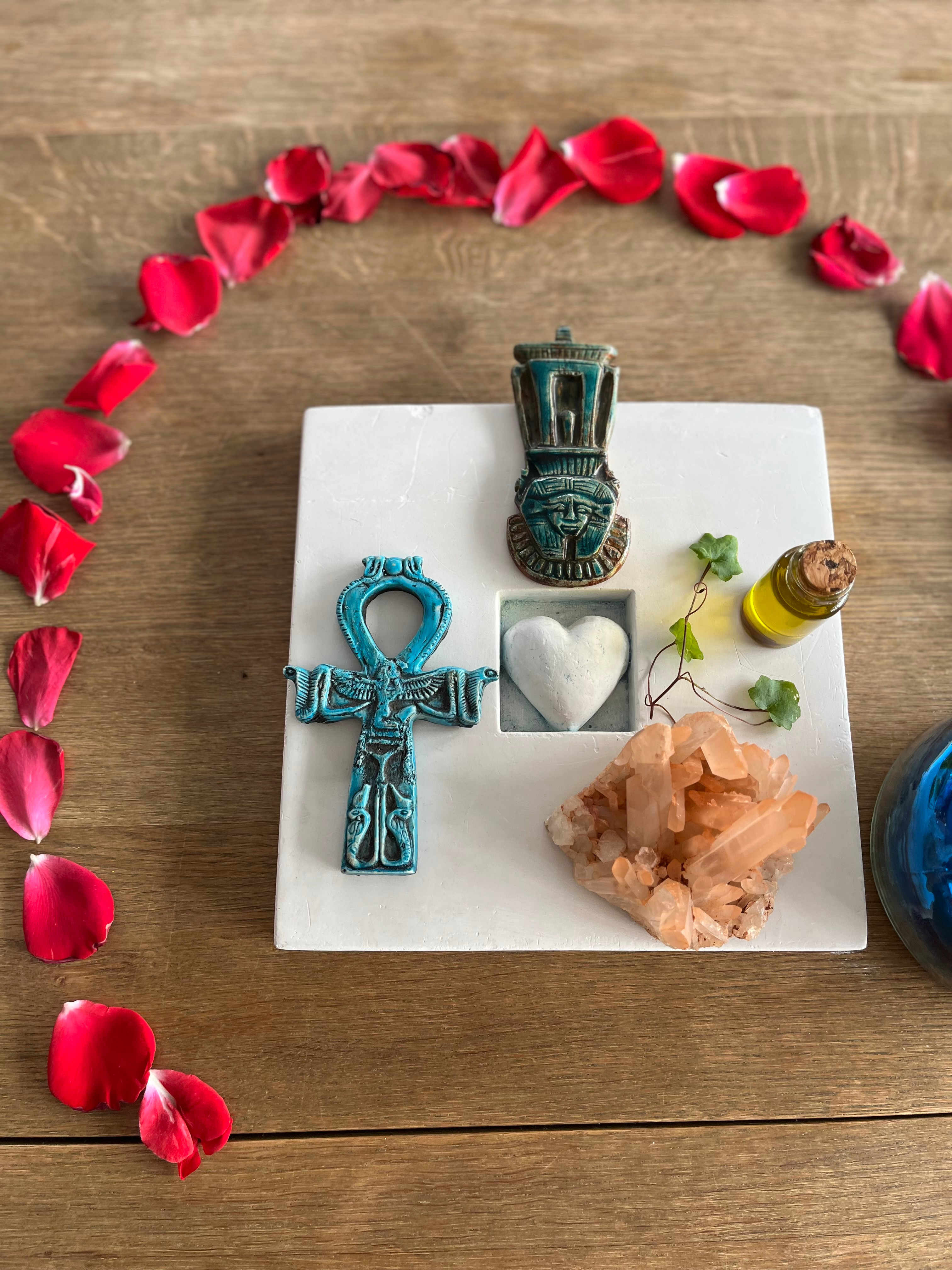 𓇬 Hathor Heart Oil 𓇬