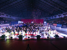 Patinação artística encanta o público com o espetáculo “Uma Viagem no Tempo” no Ginásio Perinão