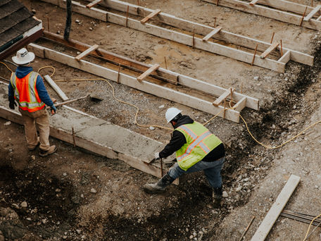 Shuttering vs. Centering: Key Differences and Best Practices