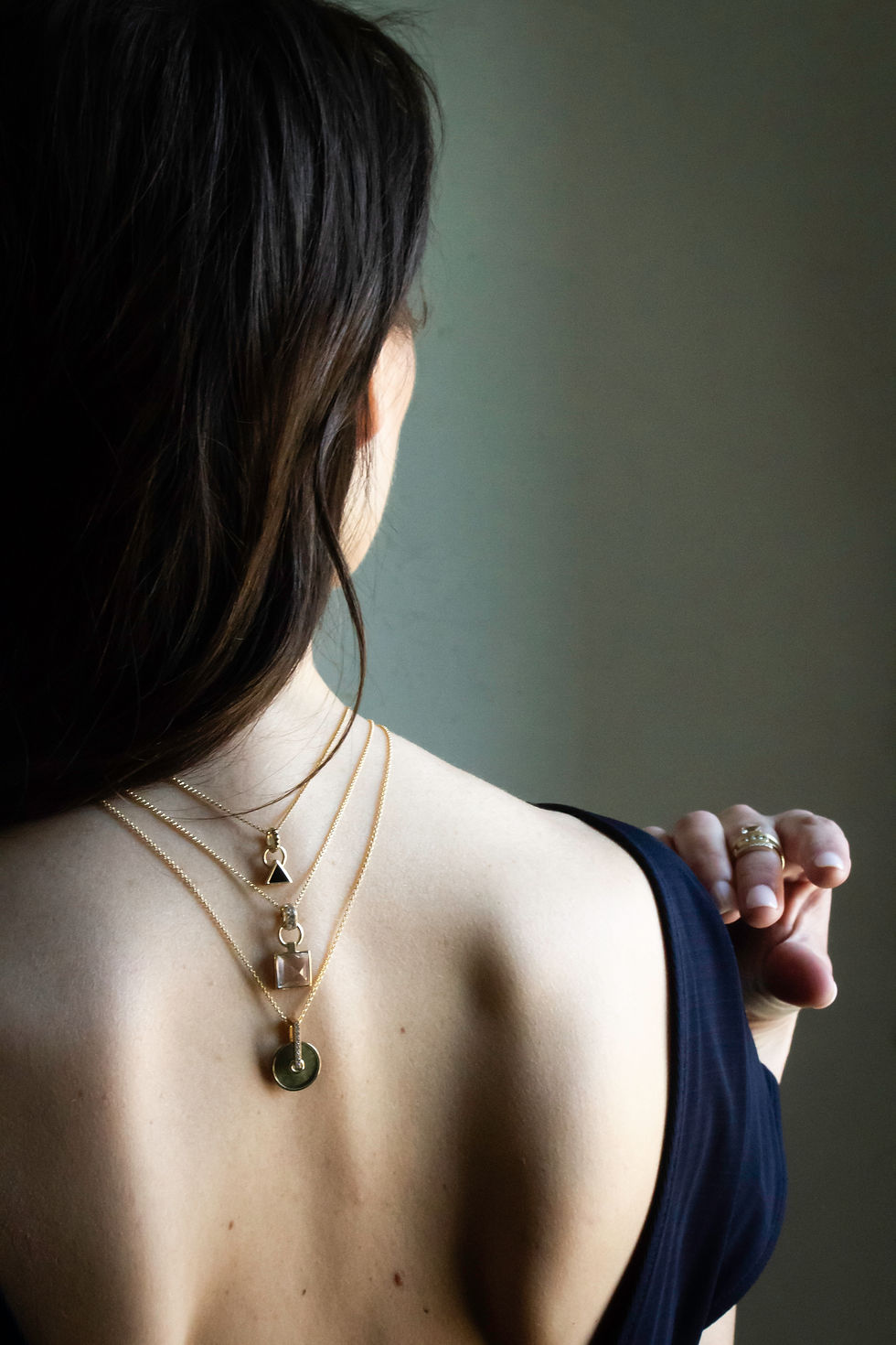 Thumbnail: OUTLINE PENDANT - ONYX/BLACK DIAMOND