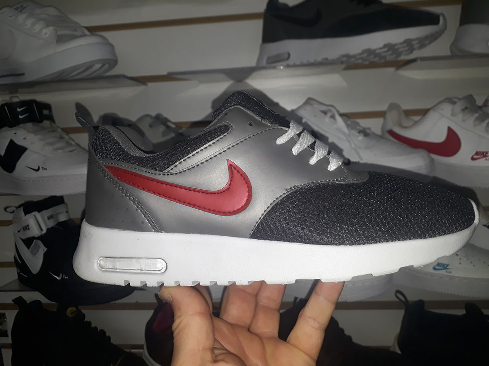 Miniatura: Tenis Nike cortes y otros