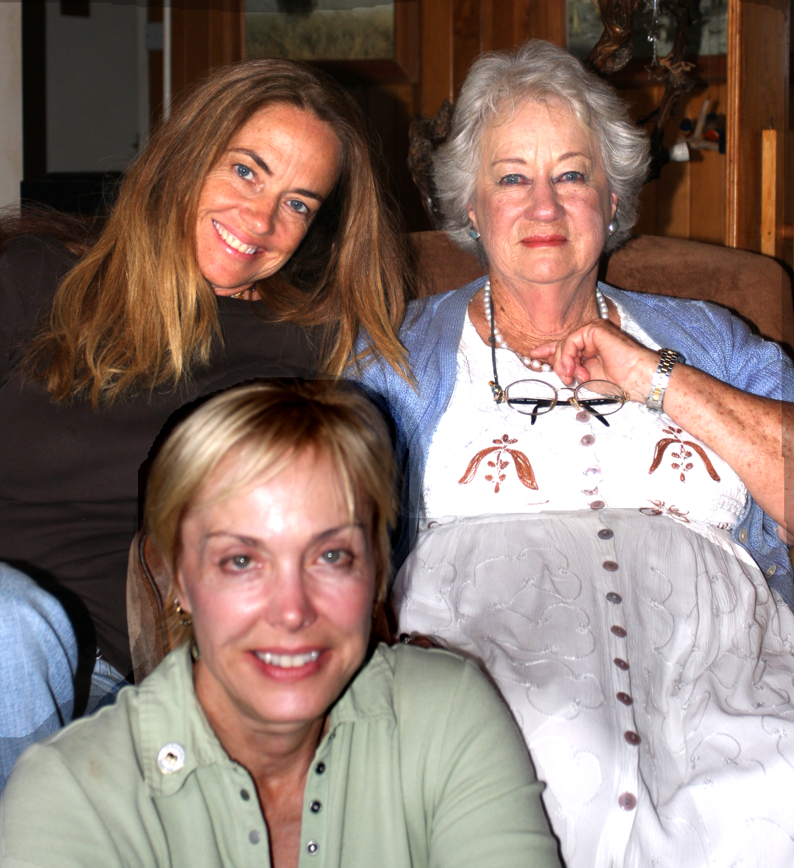 Angela, Dame Daphne, Becci