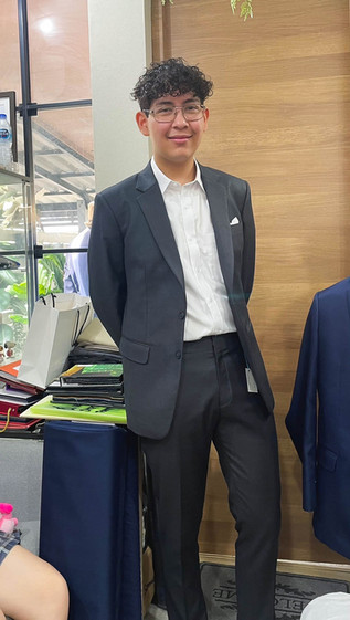 TOS Suit : ร้านตัดสูท รับตัดสูททำงาน สูทวัยรุ่น สูทแฟชั่น สูทเข้ารูป สูทสลิมฟิต เสื้อเชิ้ต กางเกง เสื้อกั้ก ทั้งชายและหญิง
ตัดสูทองค์กร ตัดสูทพนักงาน ตัดสูทเป็นกลุ่ม สูทเจ้าบ่าว สูทแต่งงาน