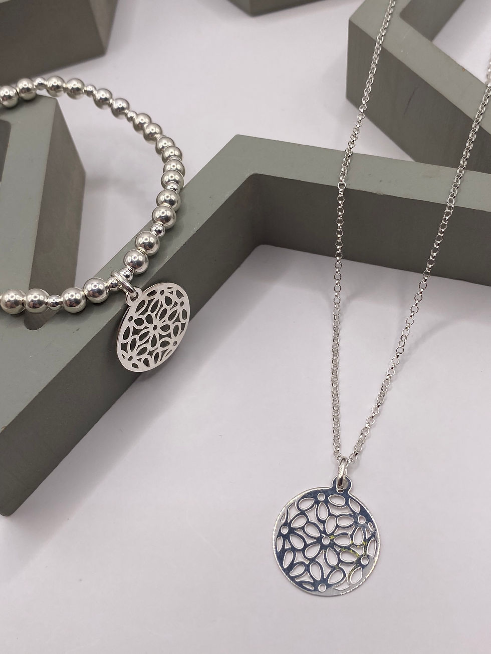 Thumbnail: Floral Disc Bracelet 