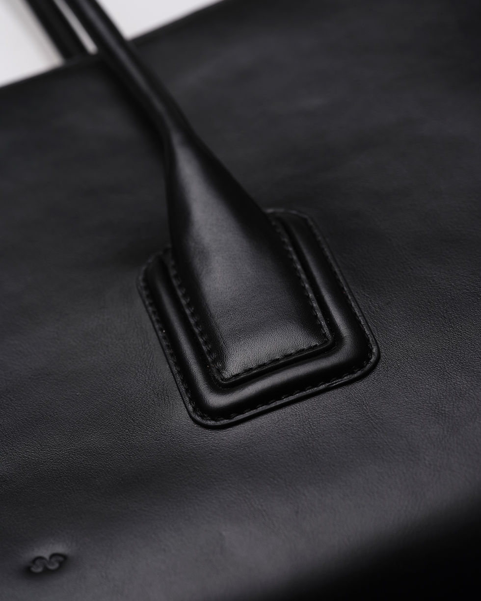 Details of our bags, 100% australian leather available in black