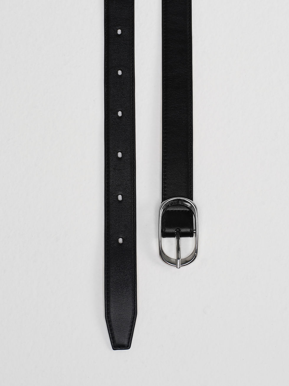 AGNES handcrafted leather belt with oval black in classic black