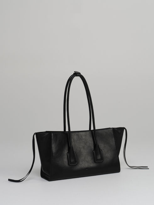 MATEO handcrafted leather tote bag in black - side view
