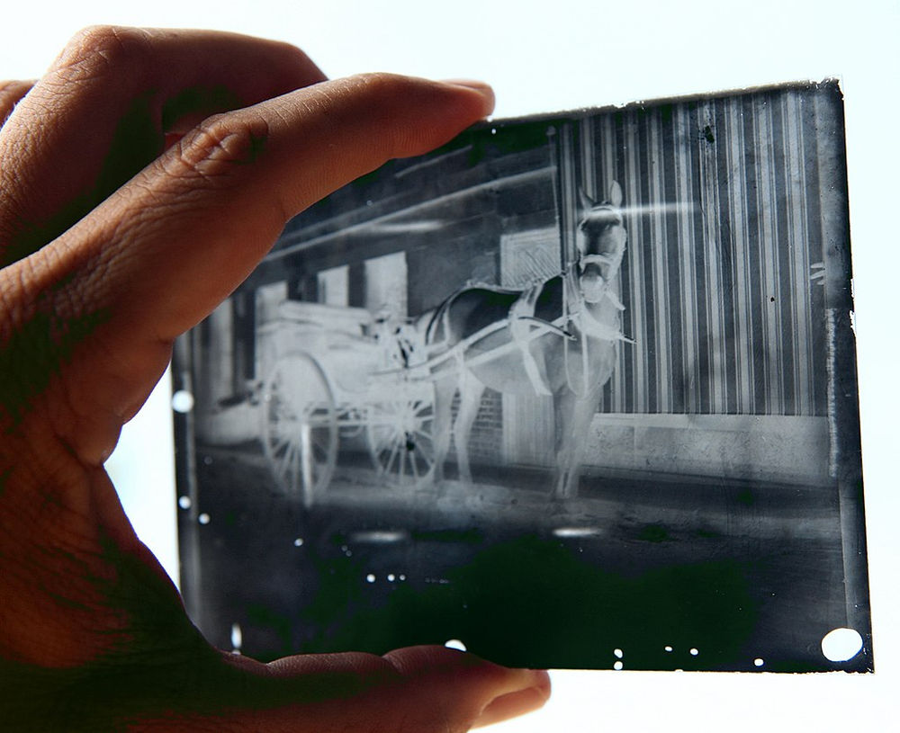 How to identify old negatives and photographs