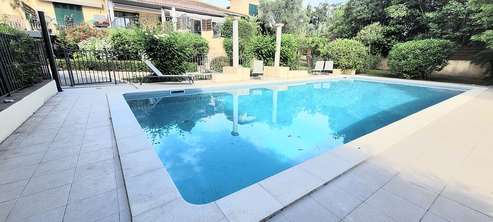 Miniature : 2P grande terrasse - MOUGINS
