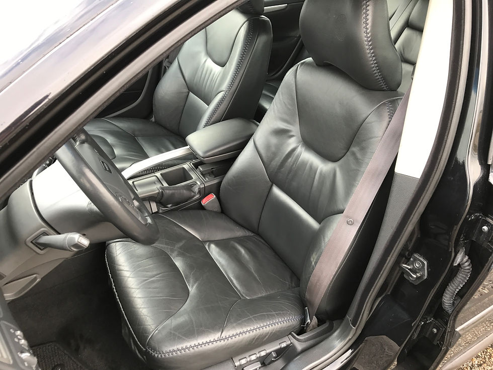 VOLVO XC70 ZWART - 22
