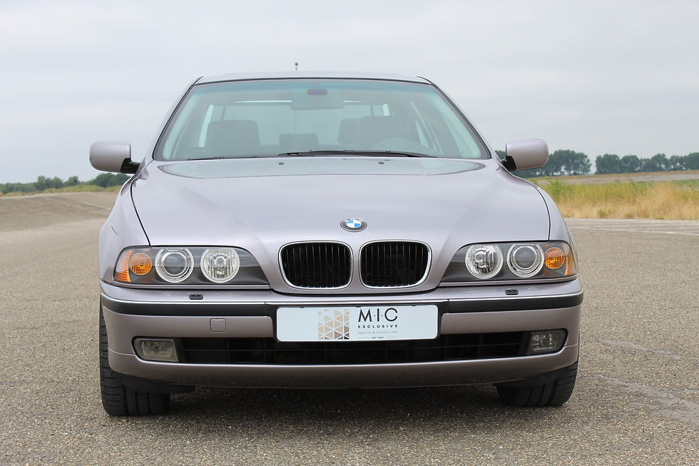 2 BMW 528I SEDAN