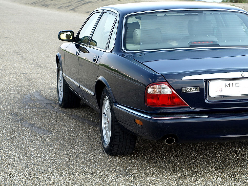 JAGUAR XJ8 3.2 - 16