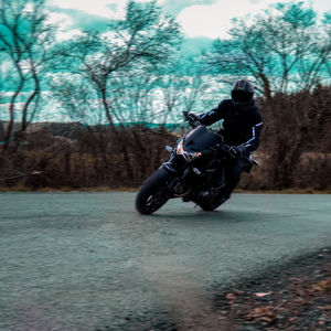 Moto et voiture