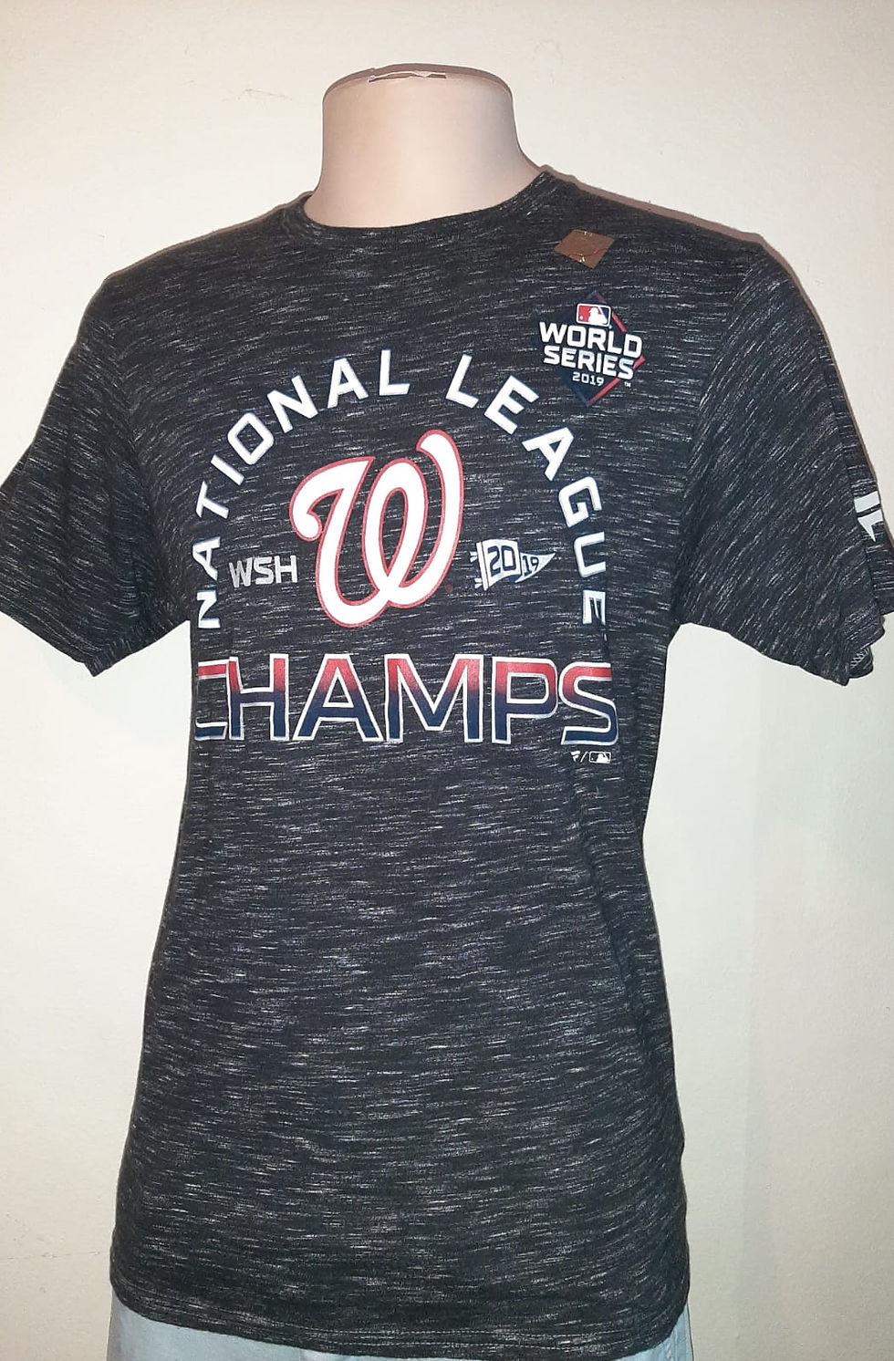 Fanatics camiseta negra con parches