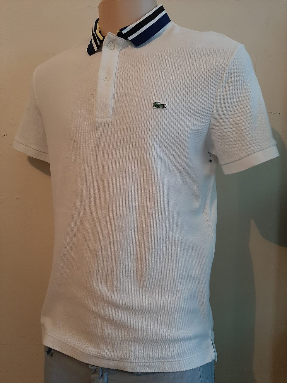Polo Lacoste cuello a rayas