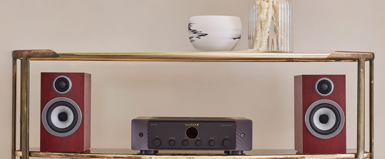 Low--B&W - 707 S3 Rosenut - Lifestyle 24 - 1x1.jpeg