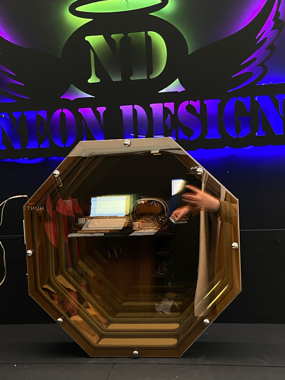 Küçük resim: Sonsuzluk Aynası İnfinity Mirror