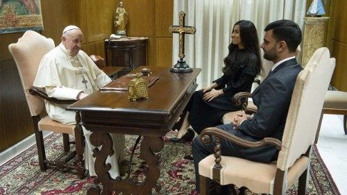 Vaticano – Il Premio Nobel Nadia Murad incontra il papa e ricorda il suo rapimento