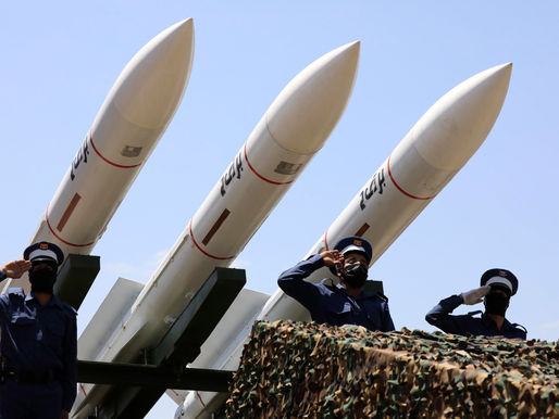 Yemen - Tensione per missili contro navi USA