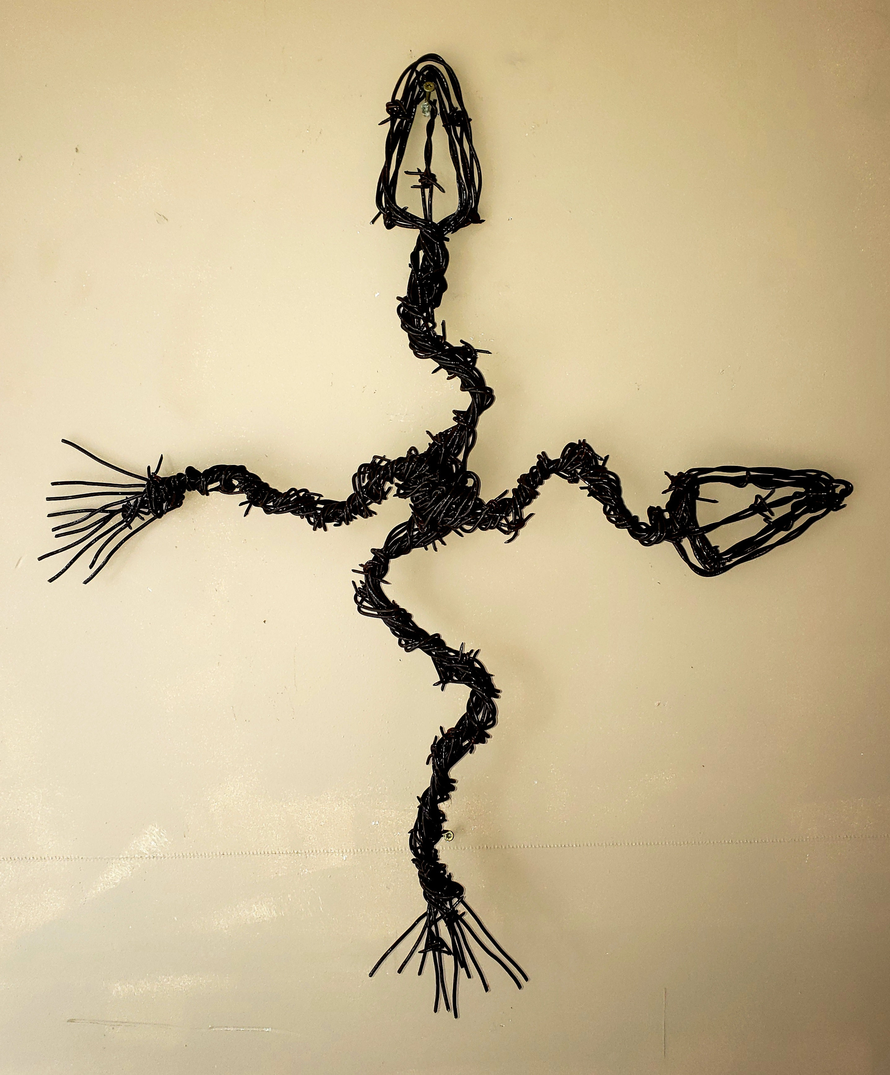Twisted Arrows Cross
