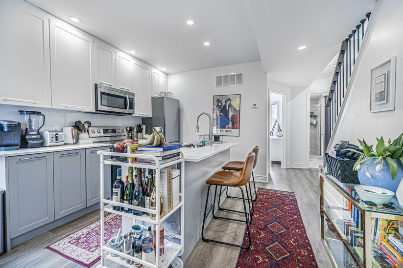 12 Rusholme Park Cres-12.jpg