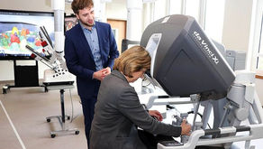 Gesundheitsministerin von der Decken besucht Azubi-Symposium am neuen Campus für Gesundheitsberufe in Reinbek