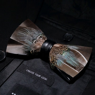 Thumbnail: Exquisite Hand Made Feather  Bowtie Gift Box Set