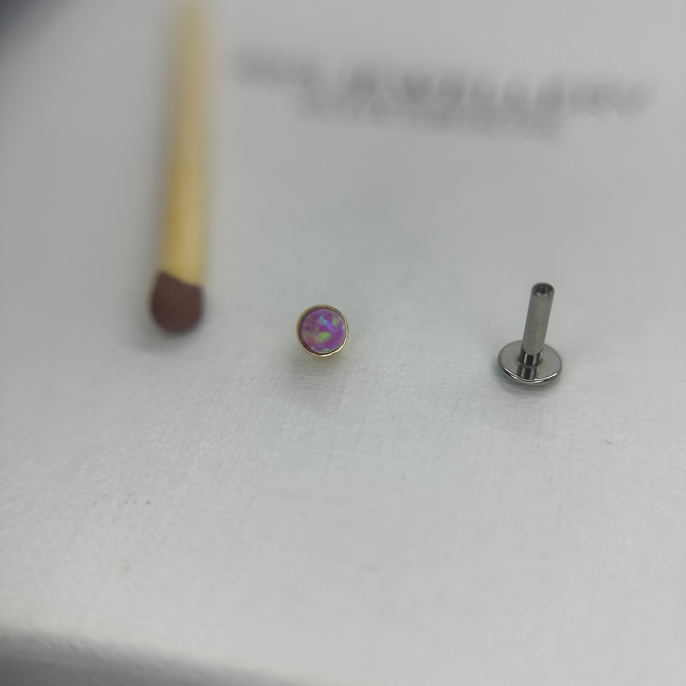 Thumbnail: Anatometal Bezel Dark Pink Opal Bullet 18kt Yellow Gold - Internally Threaded
