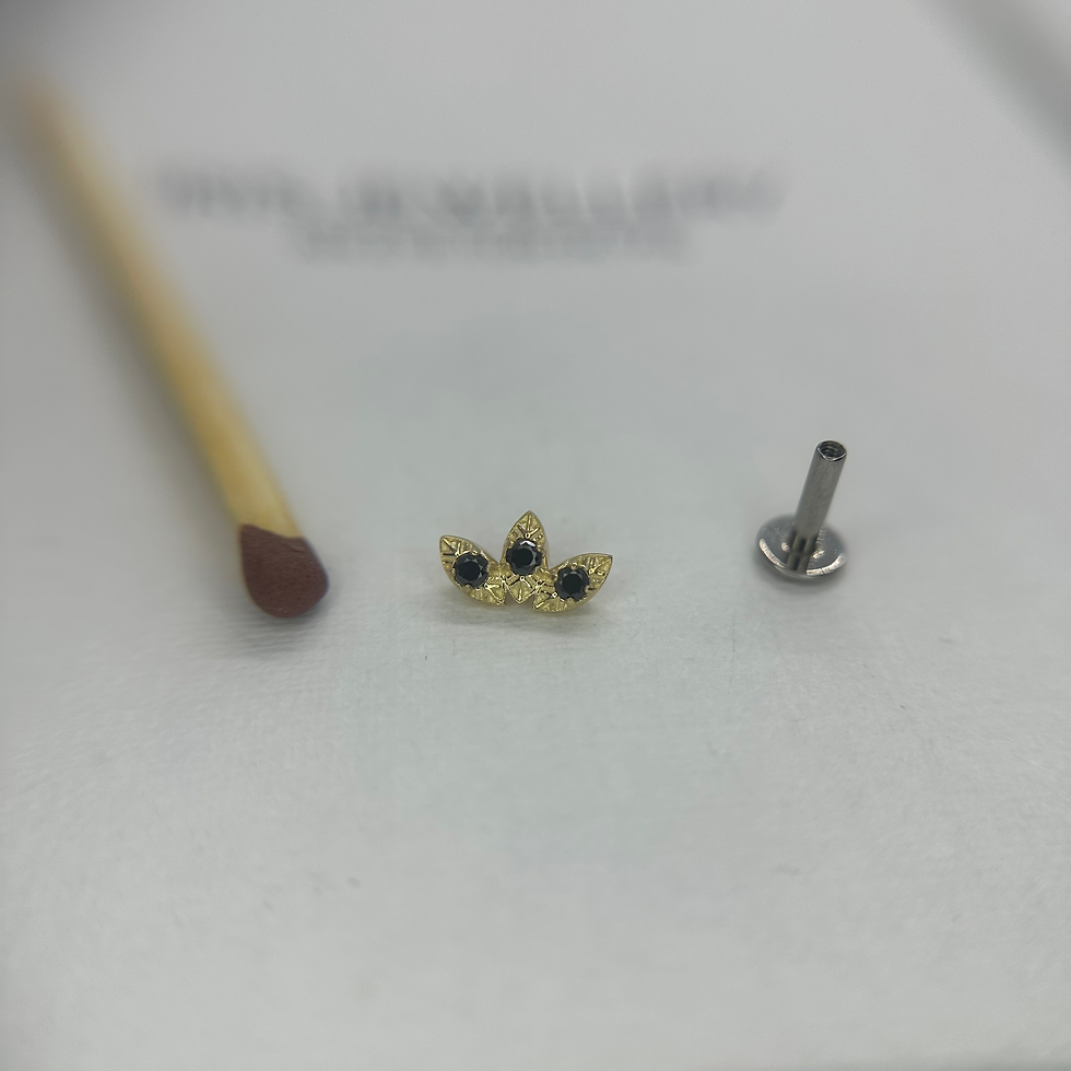 Thumbnail: Anatometal Nobel Fan Ceramic Black 18kt Yellow Gold