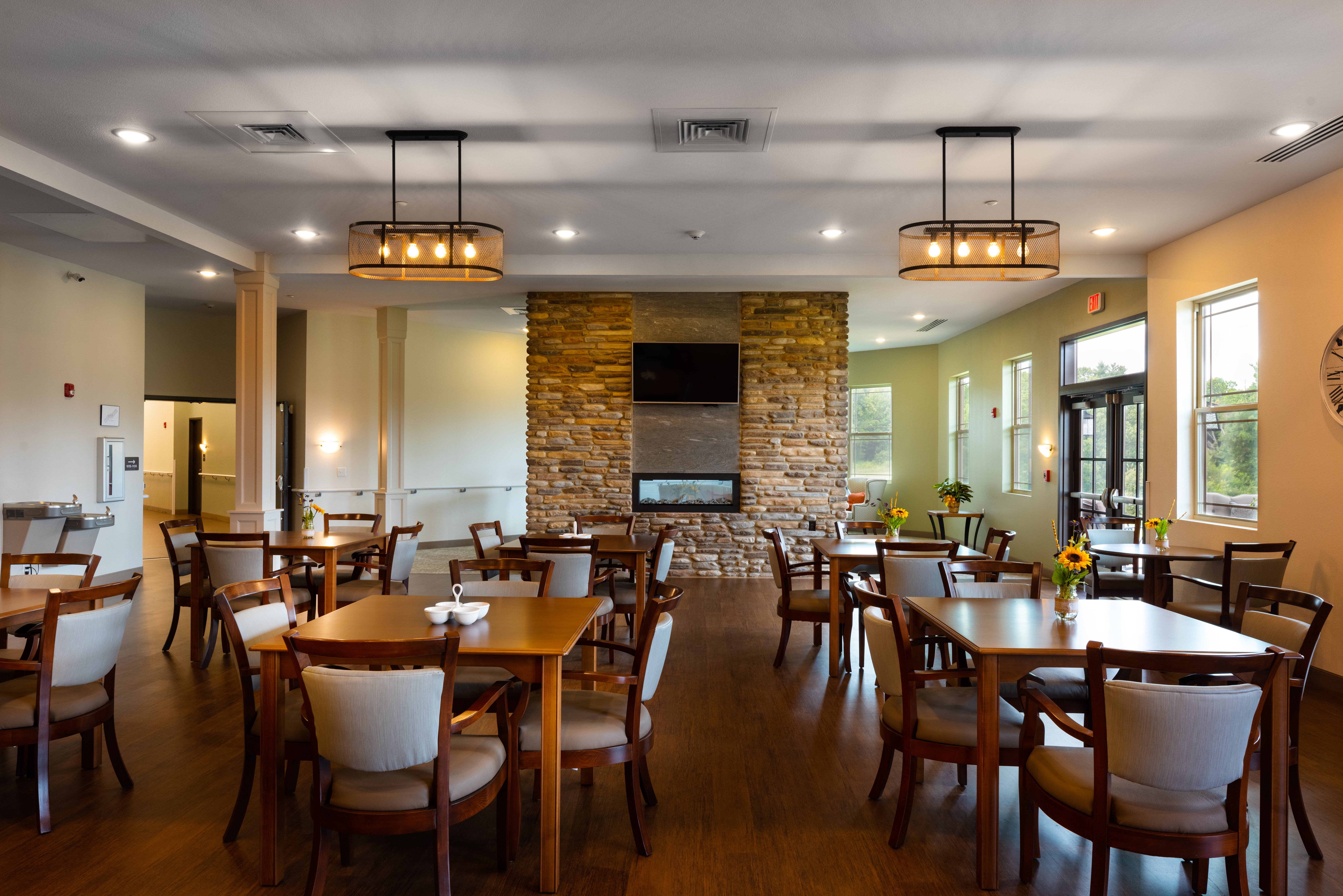 Resident Dining & Recreation