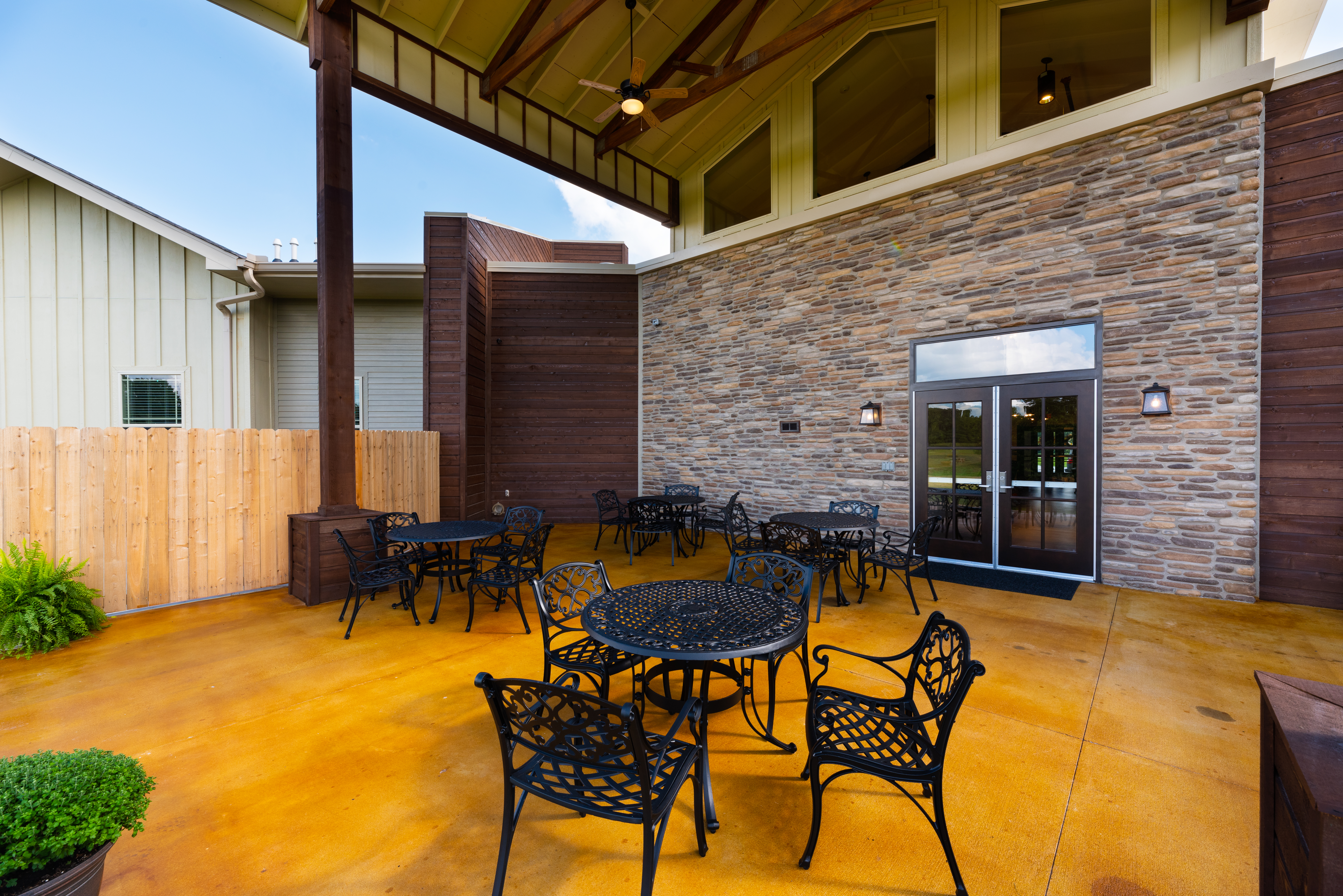 Outdoor Dining Patio