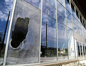 Emergency-Glass-Repair.jpeg