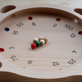 パチパチ玉をはじく音がクセになる!チロリアンルーレット