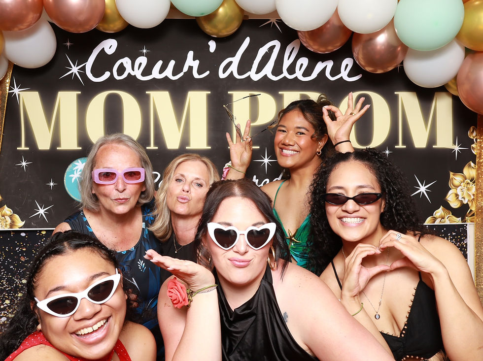 Mom Prom 2026 in Coeur d’Alene | The Portrait Experience Photo Booth