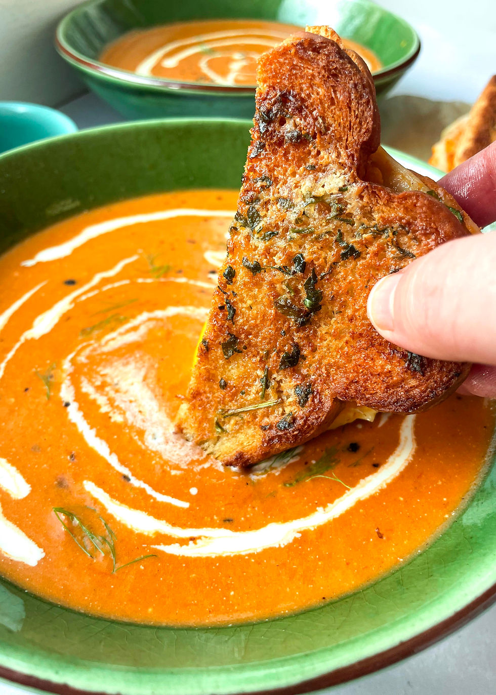 CREAMY ROASTED TOMATO & FENNEL SOUP