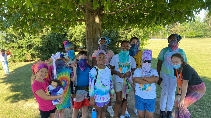Semana del Espíritu del Ladrillo_Día del Tie Dye (2).jpg