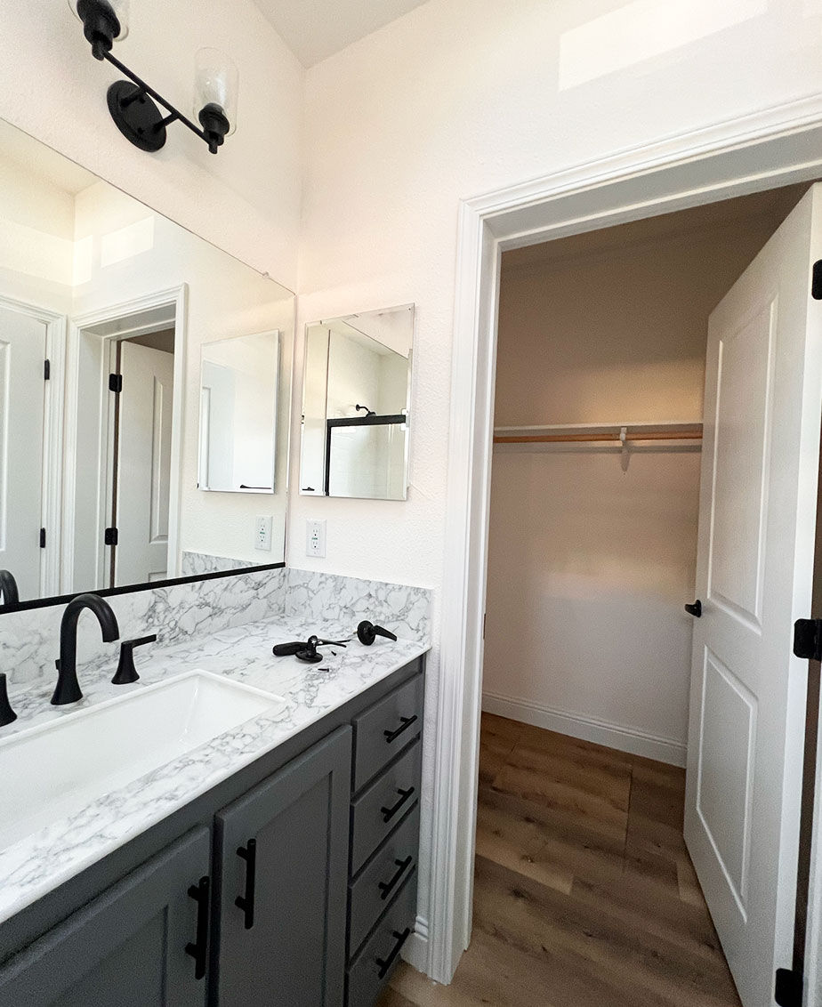 bathroom-2a.jpg