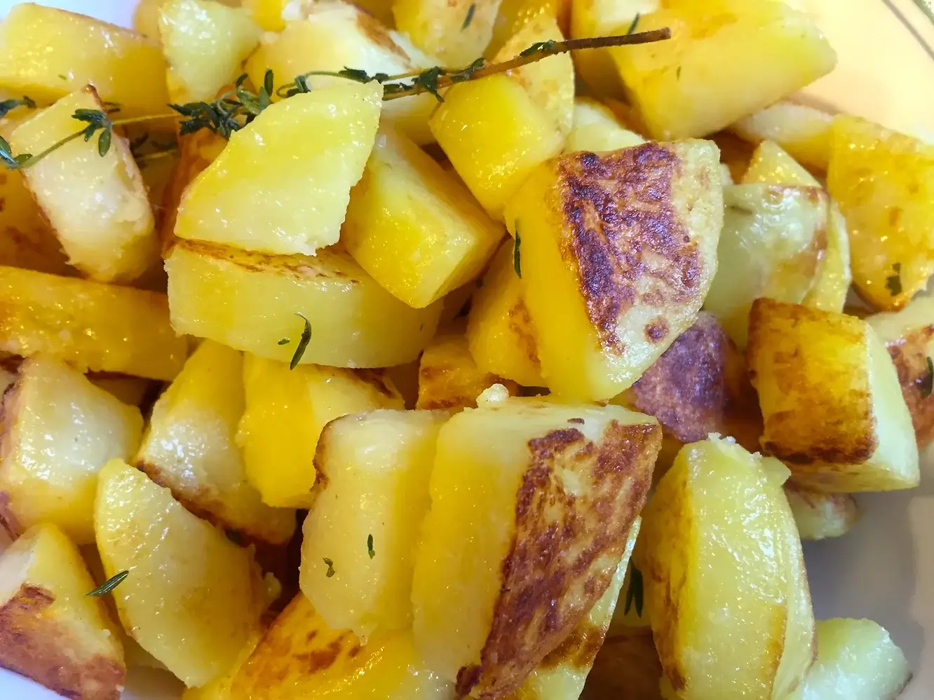 Baked Potatoes with Turmeric and Rosemary