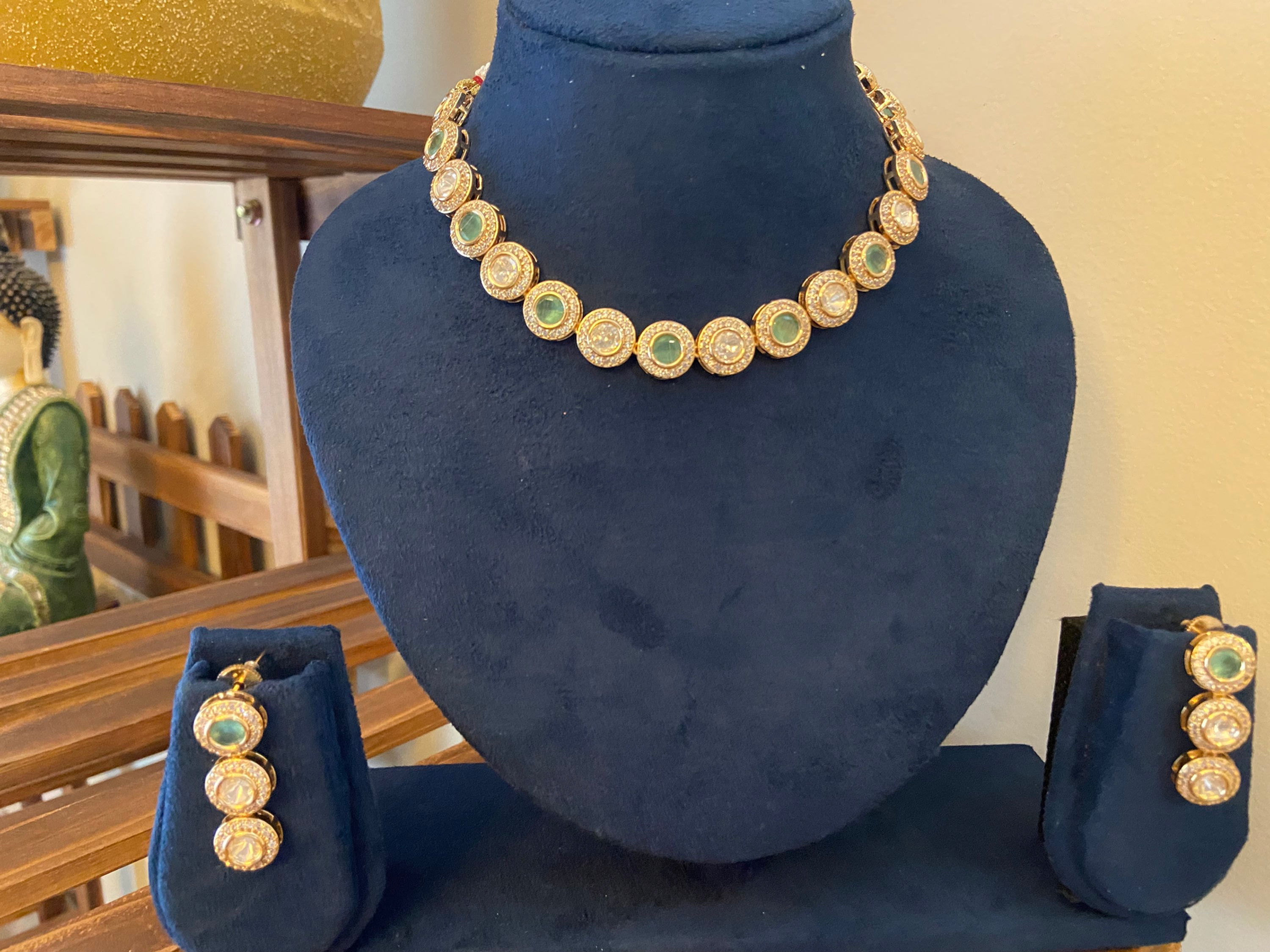 Polki necklace with matching earrings 