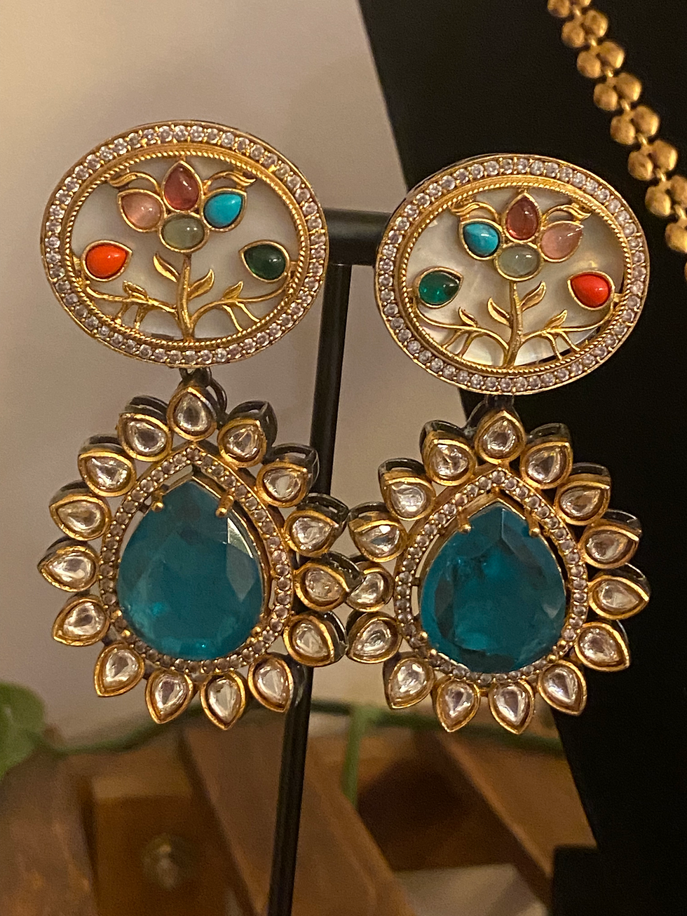 Thumbnail: Doublet Stone Necklace with earrings 