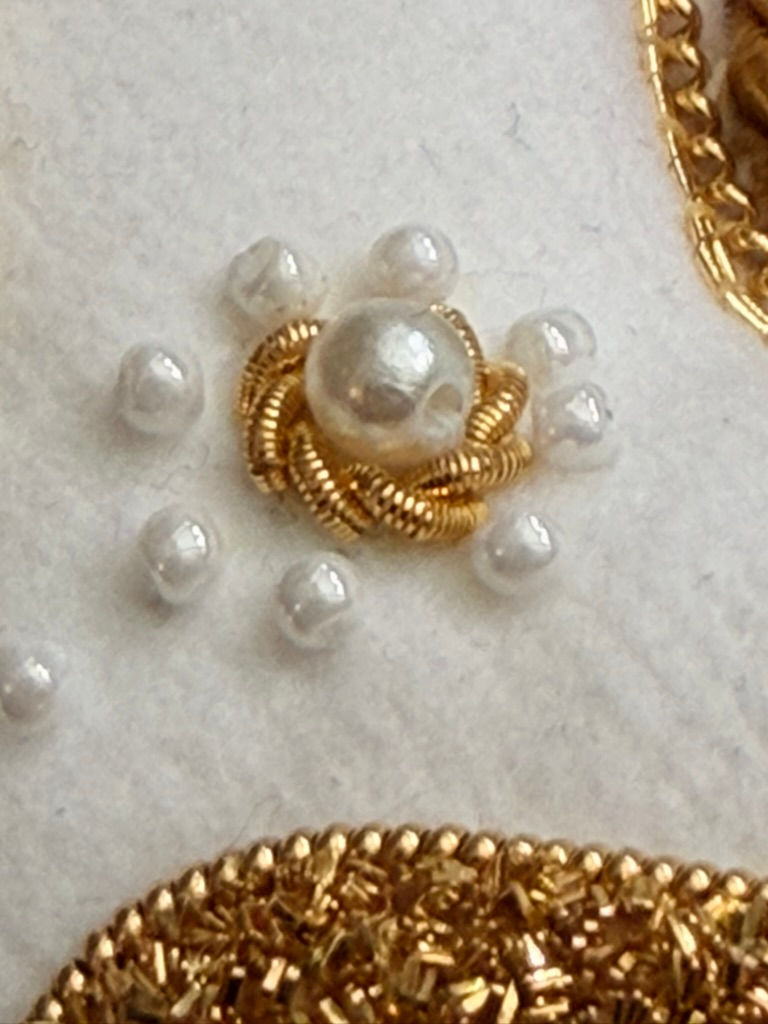 Pearly beads and S-ing