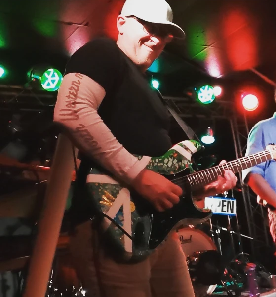 randy fascinato wails on the guitar