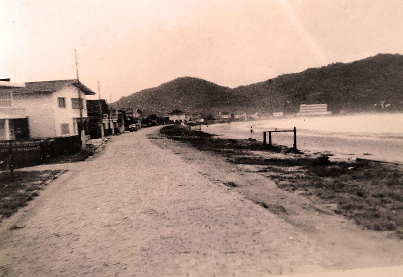 3674-Avenida Atlântica, nº 1080, esquina com a Rua 1301, década de 1960.JPG