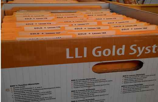 學校課程如何回應學生之多元背景?以美國和日本跨國銜轉課程為例