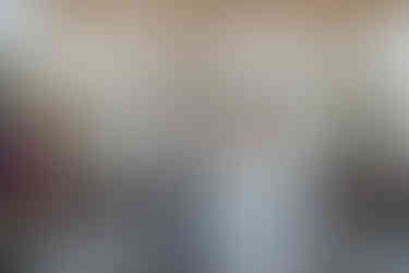 Hochzeitspaar bei freier Trauung auf dem Floß 