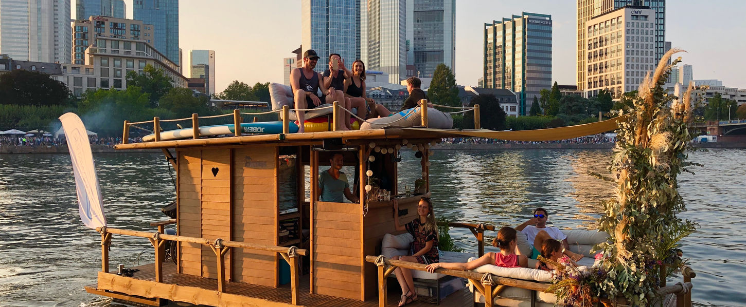 Floß in Frankfurt, Partyboot