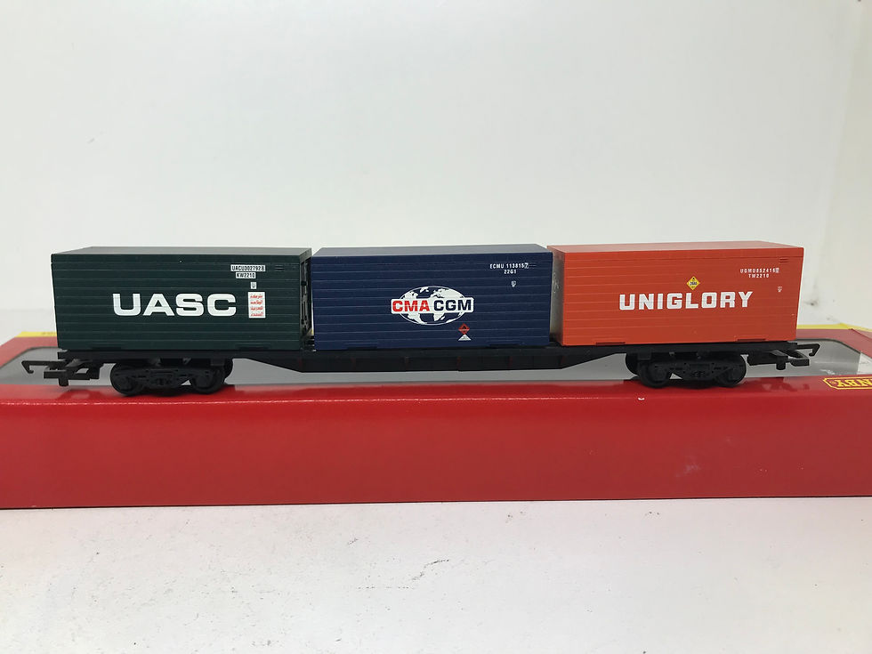 HORNBY OO GAUGE R6172 BOGIE CONTAINER WAGON + 3 x 20ft CONTAINERS