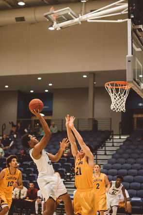 Men power to 4-0 start