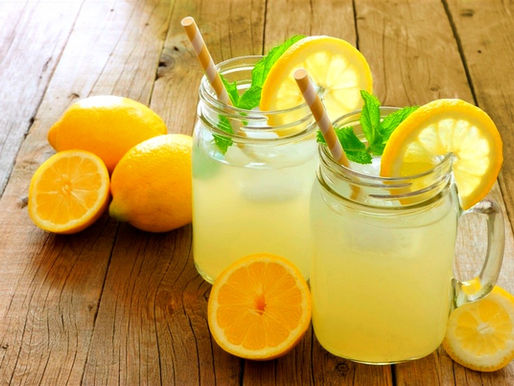 【Food English - 41】Why You Should Drink a Glass of Lemon & Honey Water Everyday ( 每天喝蜂蜜檸檬水的益處 )