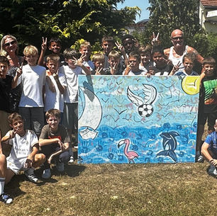 Fussball auf der großen Leinwand